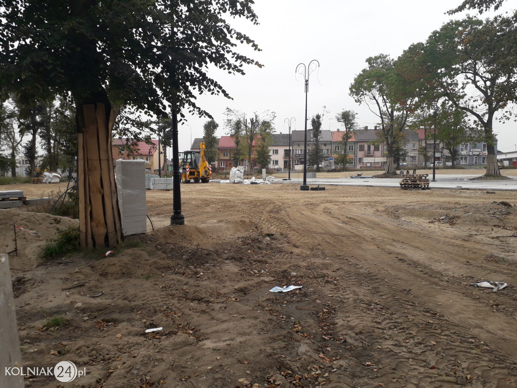 Kolno: Plac Wolności w październiku