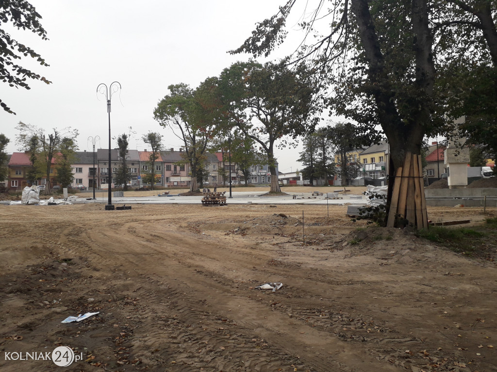 Kolno: Plac Wolności w październiku