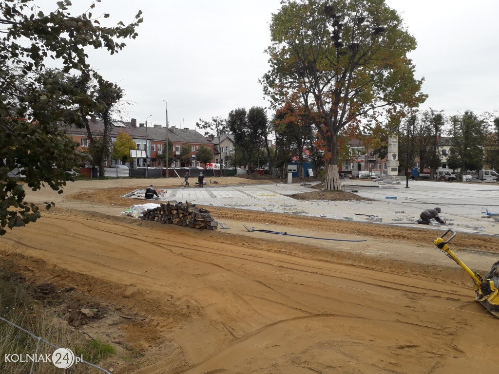 Kolno: Plac Wolności w październiku