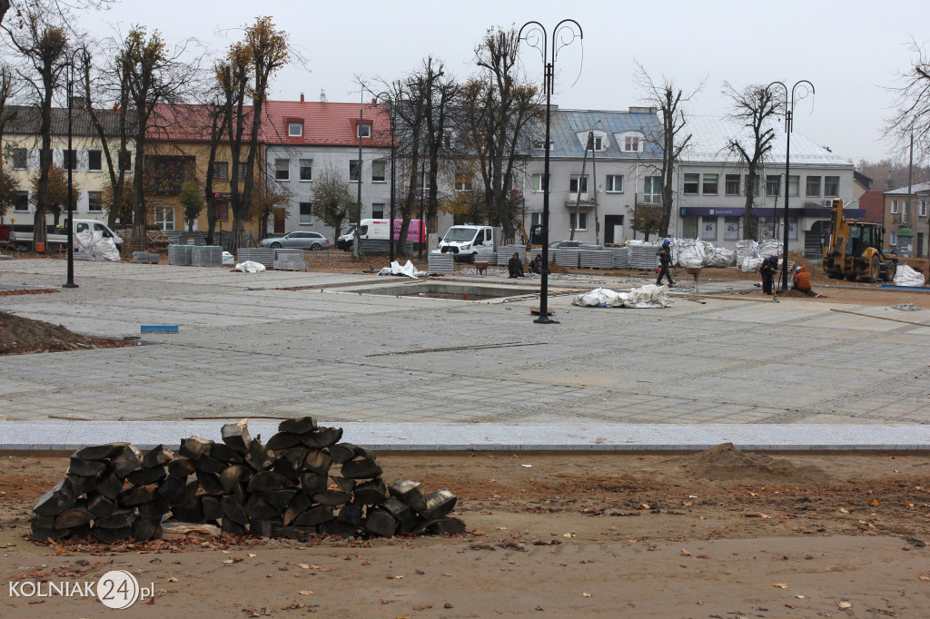 Kolno: Plac Wolności w październiku