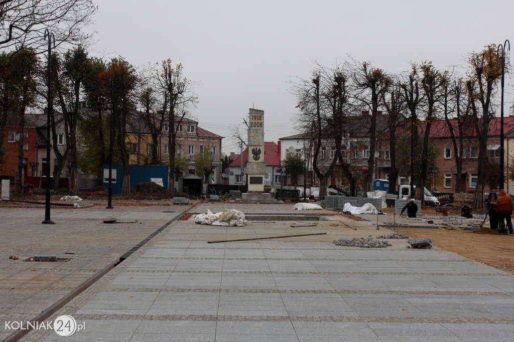 Kolno: Plac Wolności w październiku