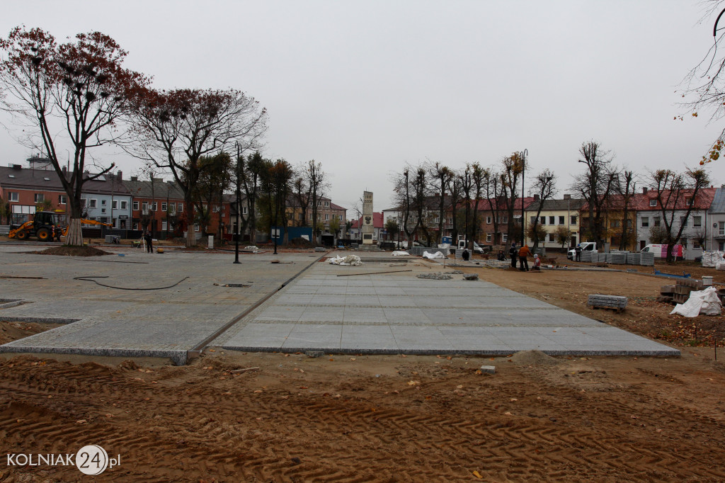 Kolno: Plac Wolności w październiku