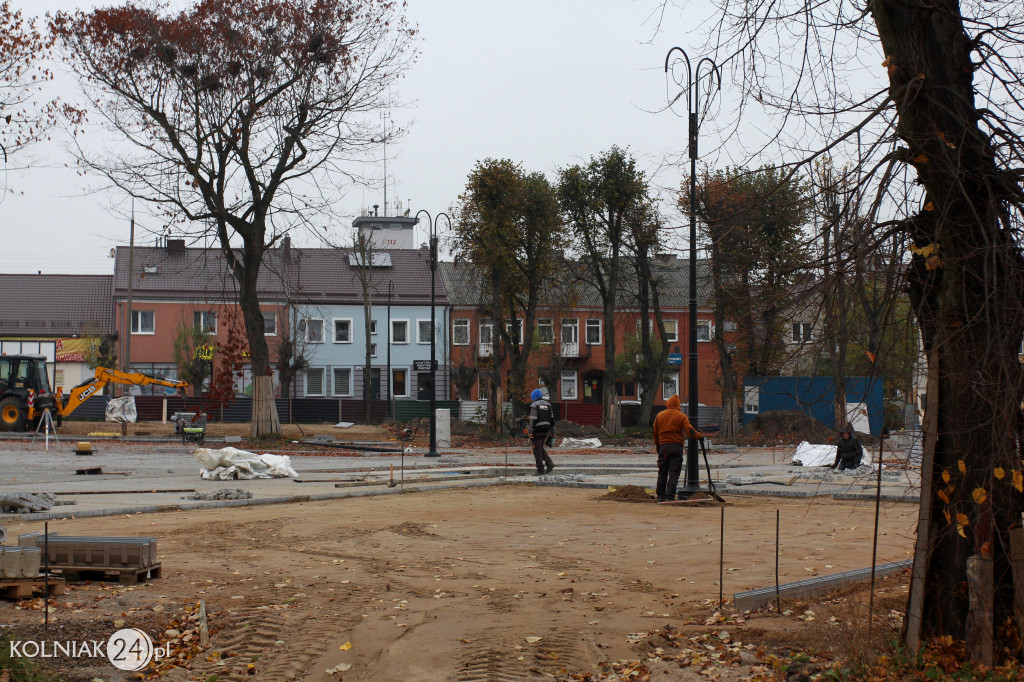 Kolno: Plac Wolności w październiku