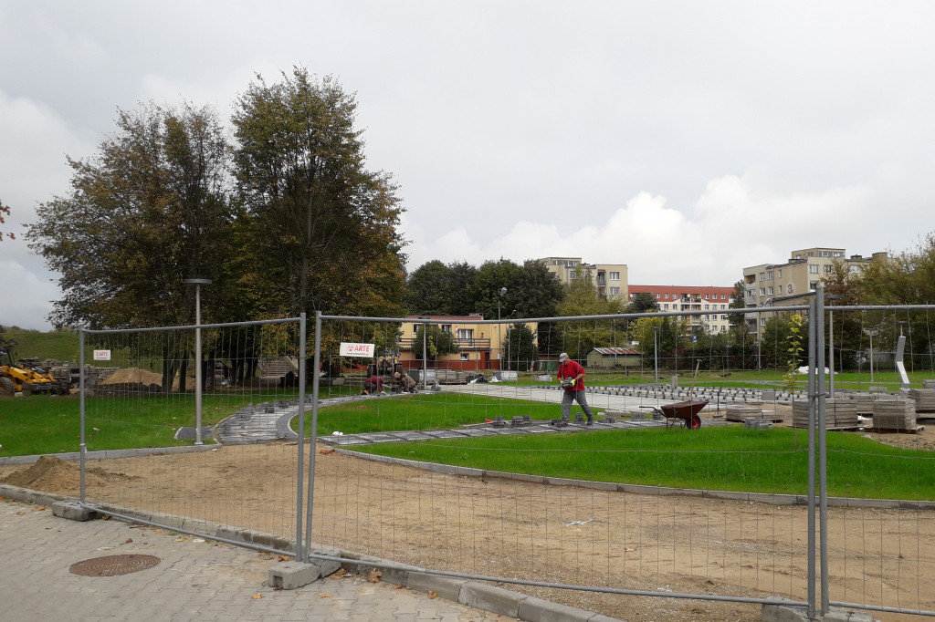 Zagospodarowanie placu przy stadionie miejskim
