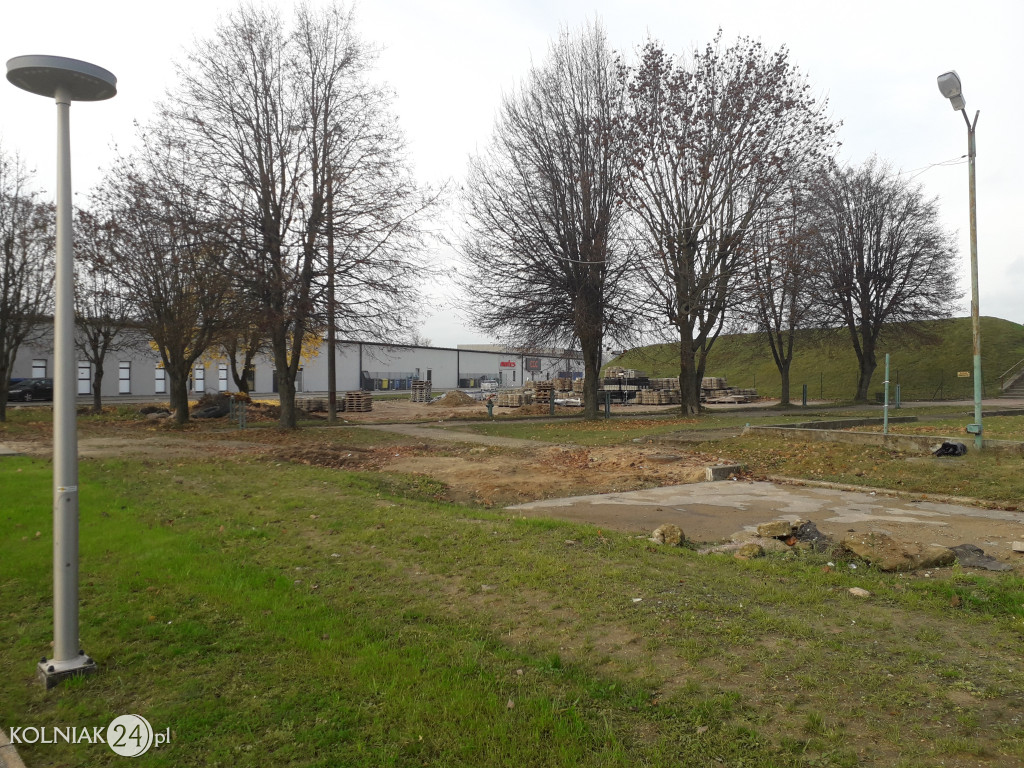 Zagospodarowanie placu przy stadionie miejskim