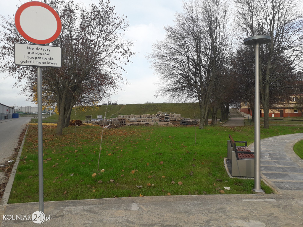Zagospodarowanie placu przy stadionie miejskim