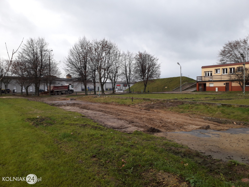 Zagospodarowanie placu przy stadionie miejskim