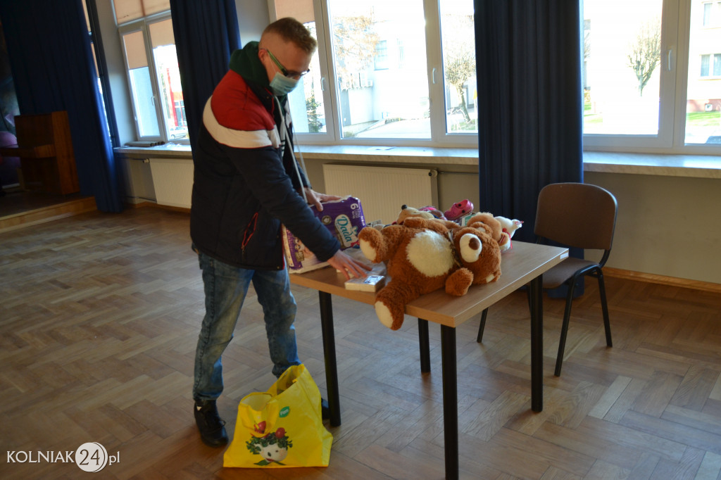 CIS: Uczęszczają one na wykłady i kursy