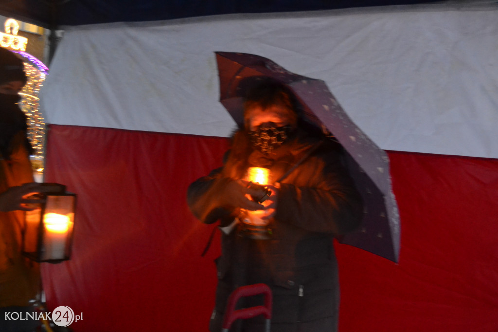 Harcerki i harcerze przekazali Światło