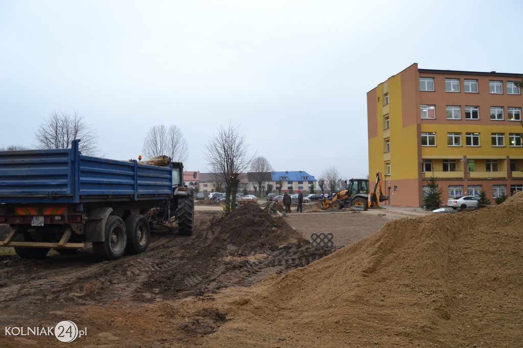 Przebudowa terenu przy szpitalu w Kolnie