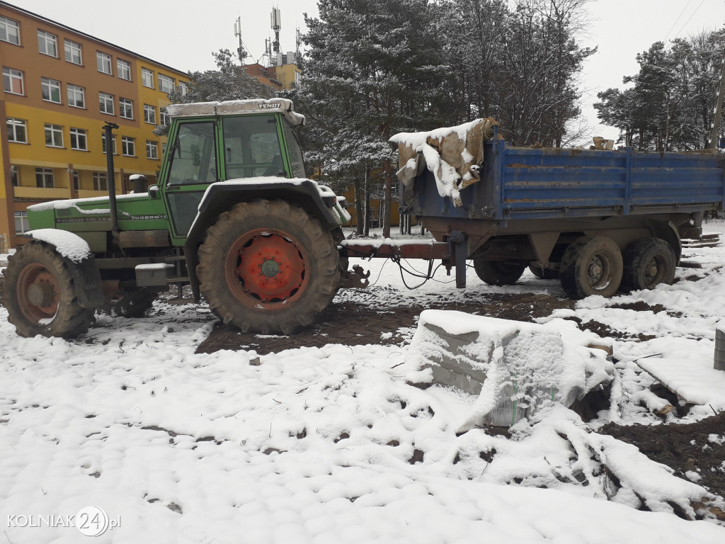 Przebudowa terenu przy szpitalu w Kolnie