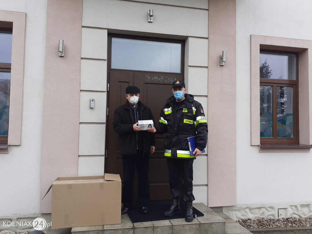Dystrybucja maseczek do parafii na terenie powiatu kolneńskiego