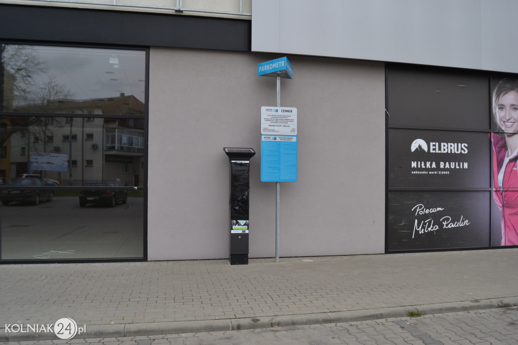 Parkometry przy galerii handlowej