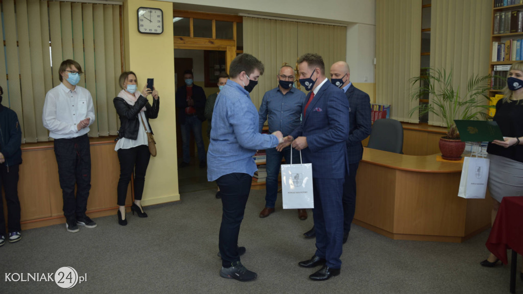 Powiatowy Konkurs Języka Angielskiego
