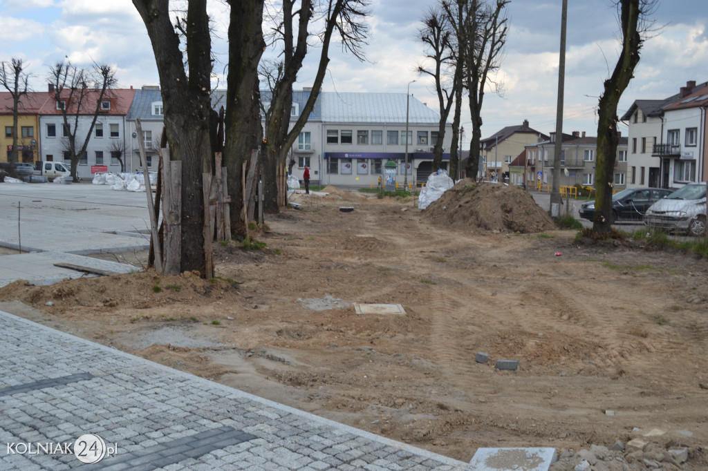 Trwają prace rewitalizacyjne w parku (kwiecień)