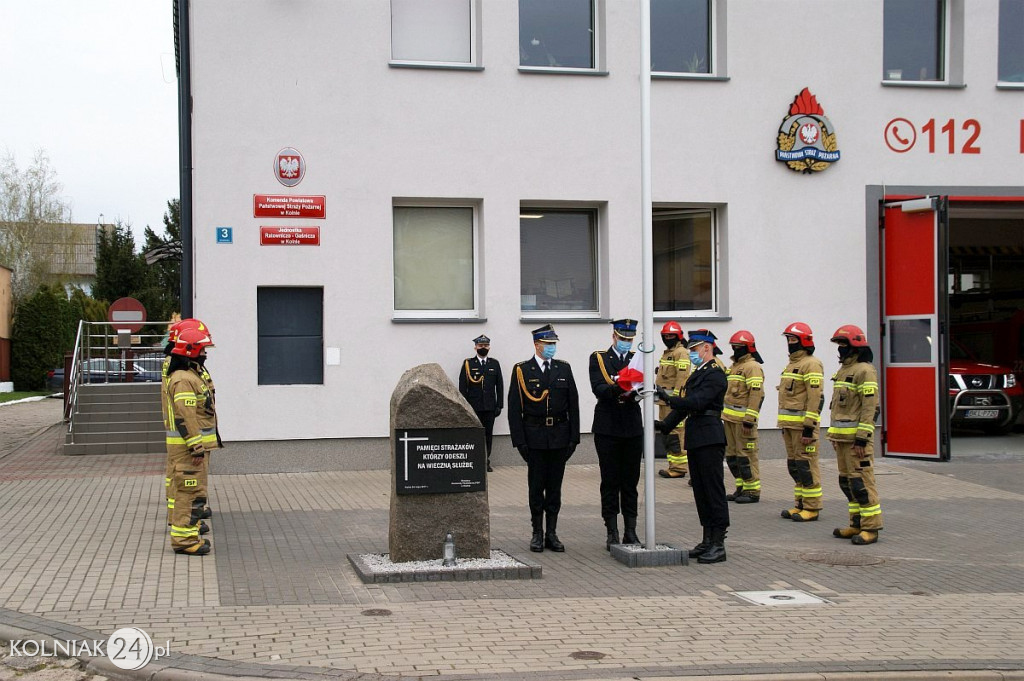 Dzień Flagi Rzeczypospolitej Polskiej w KP PSP w Kolnie