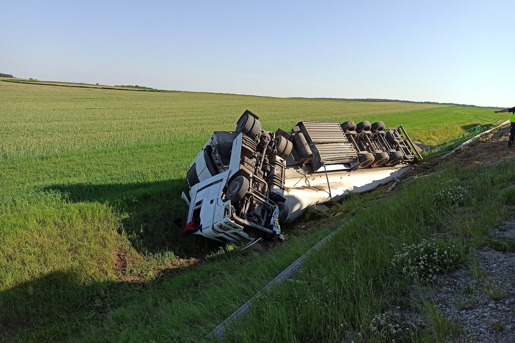 Wypadek na DK 61 na wysokości miejscowości Łubiane