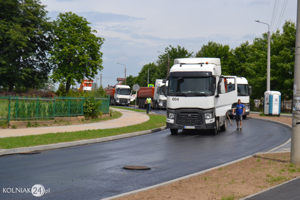 Druga warstwa asfaltu na ulicy Konopnickiej