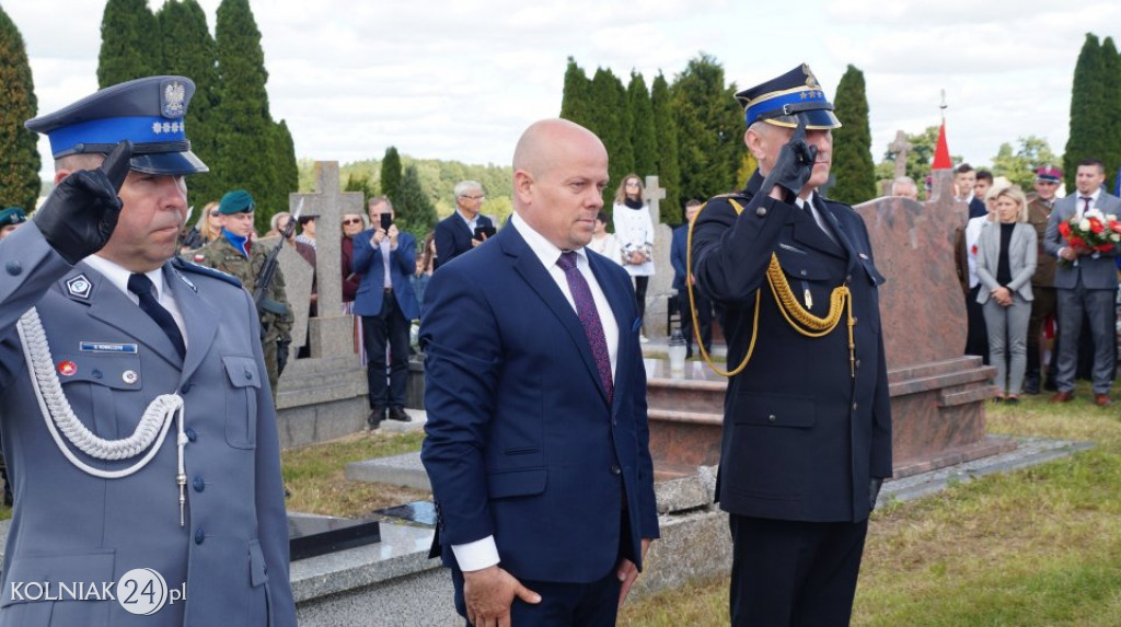 Uroczysty Apel Pamięci na grabowskim cmentarzu