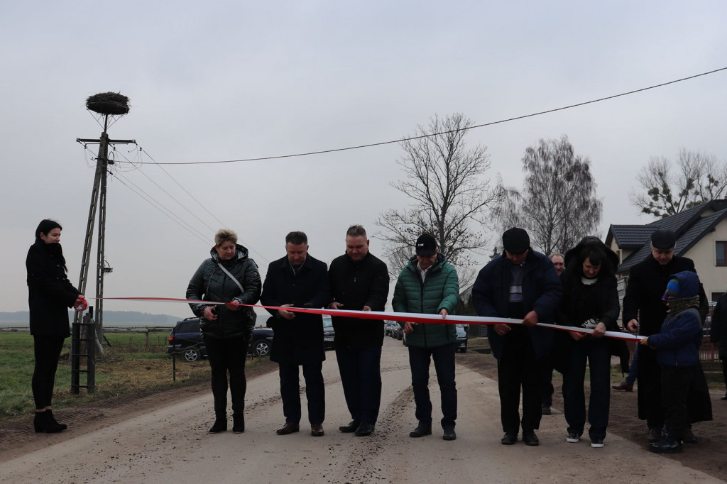 Otwarcie trzech dróg gminnych po remoncie
