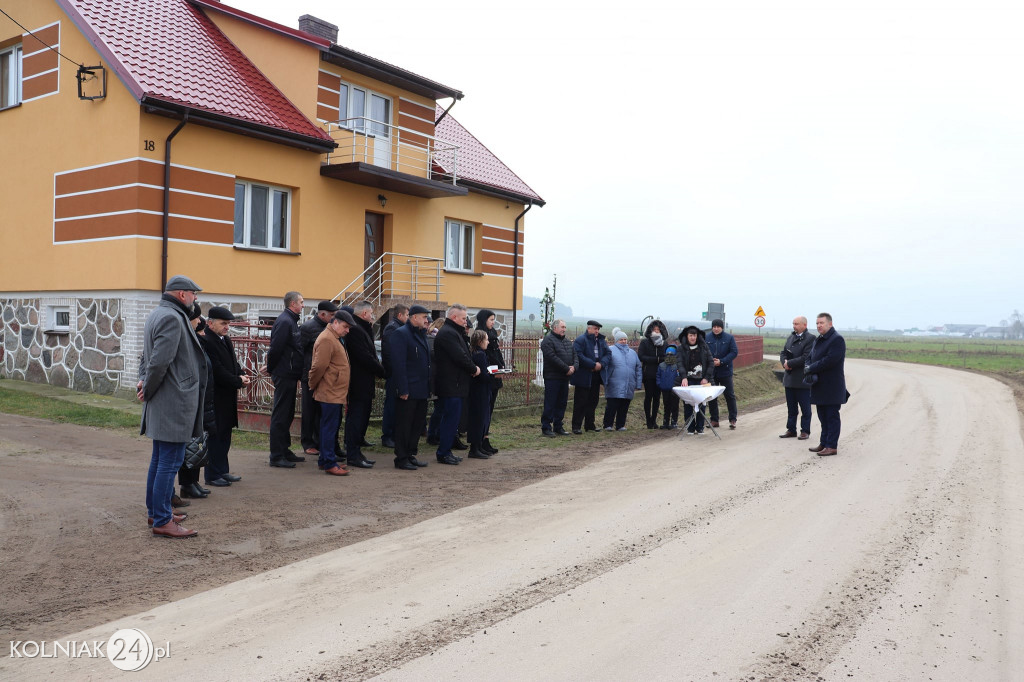 Otwarcie trzech dróg gminnych po remoncie