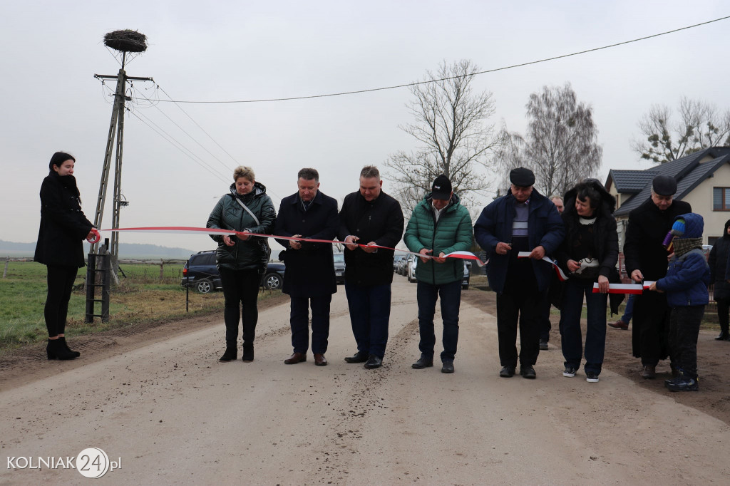 Otwarcie trzech dróg gminnych po remoncie