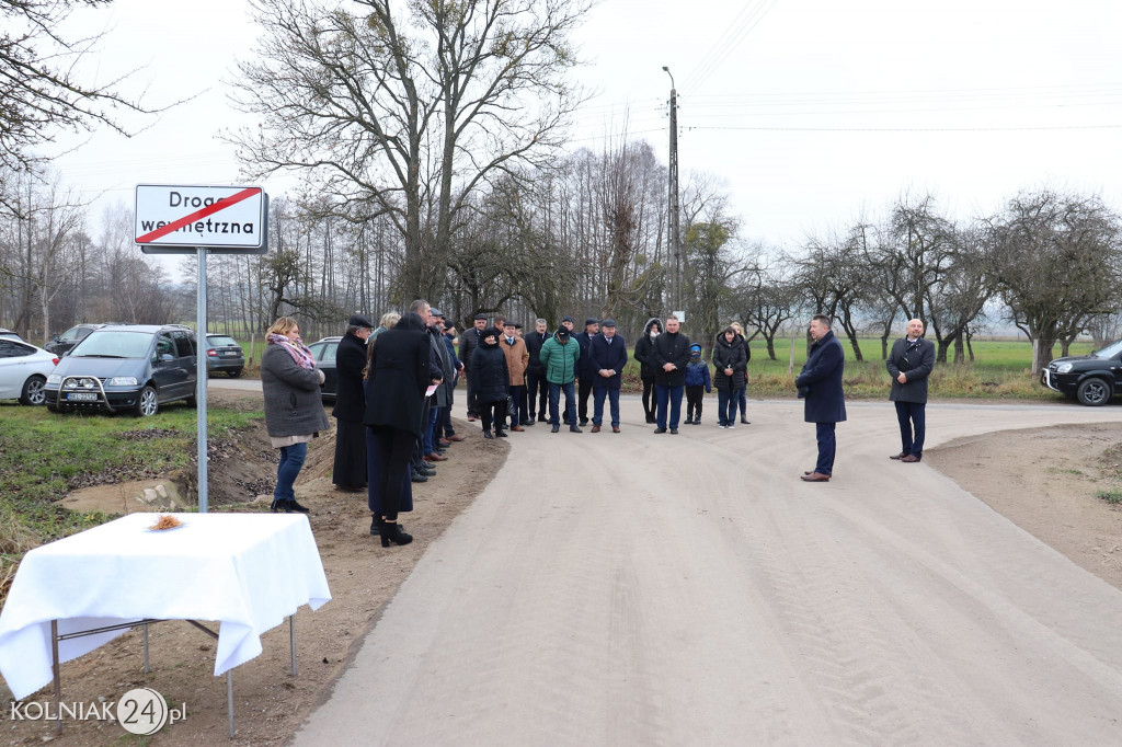 Otwarcie trzech dróg gminnych po remoncie