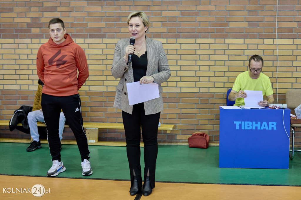 Zimowy turniej w piłkę nożną