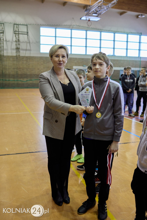Zimowy turniej w piłkę nożną