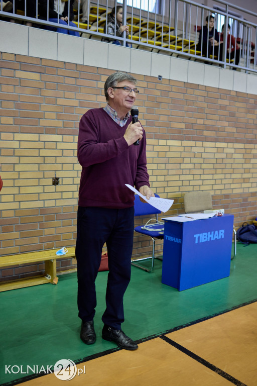 Zimowy turniej w piłkę nożną
