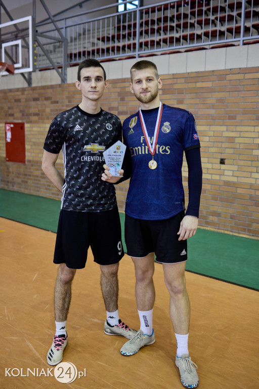 Zimowy turniej w piłkę nożną