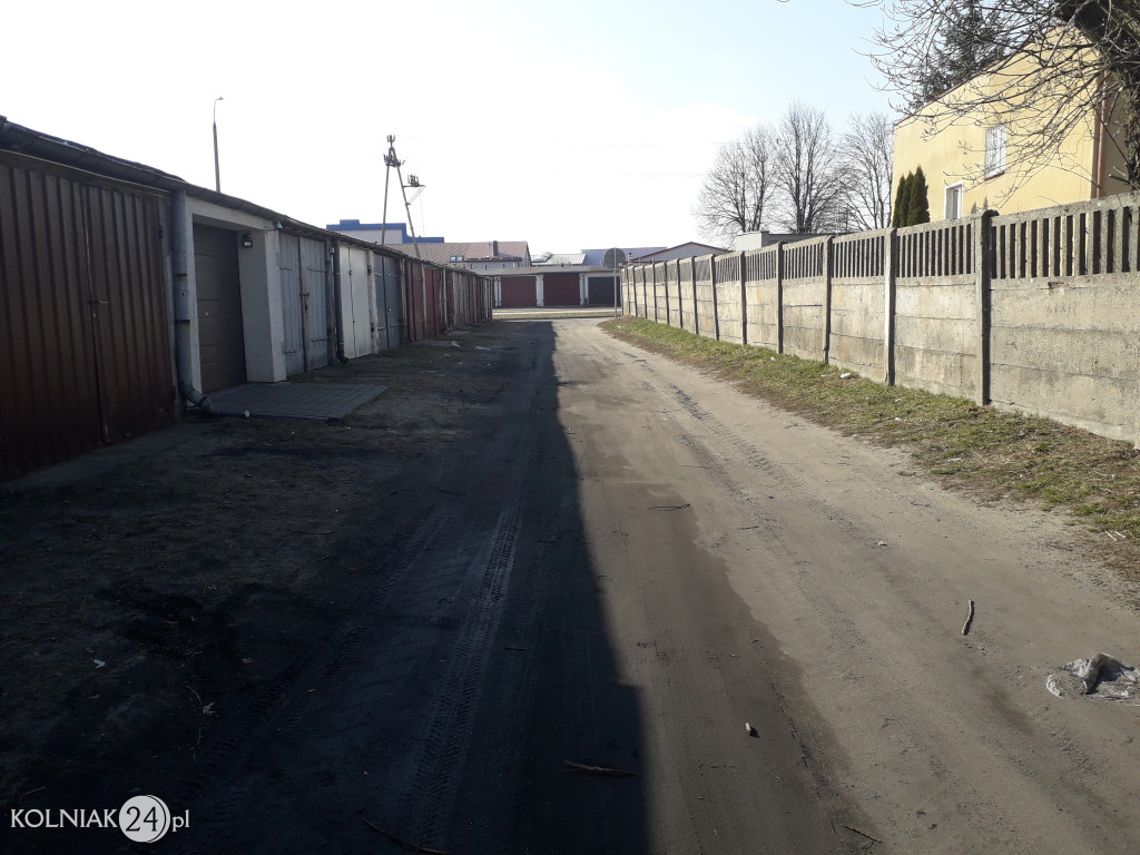 Droga dojazdowa do garaży