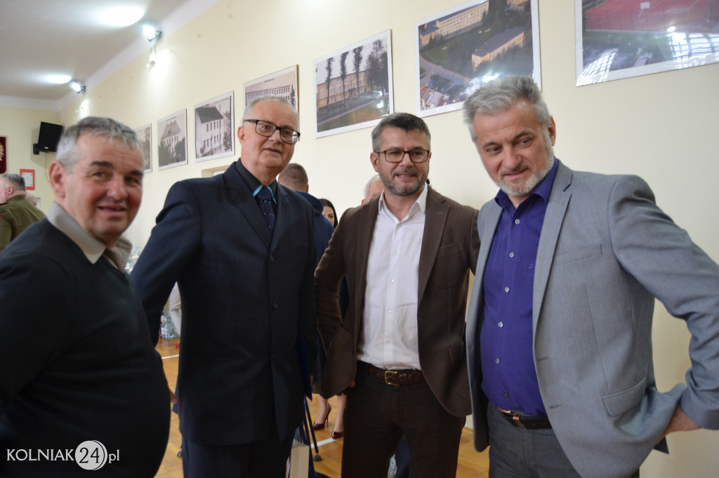 Uroczystość przekazania repliki sztandaru bojowego żołnierzy AK