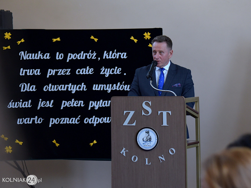 Koniec roku w szkołach średnich