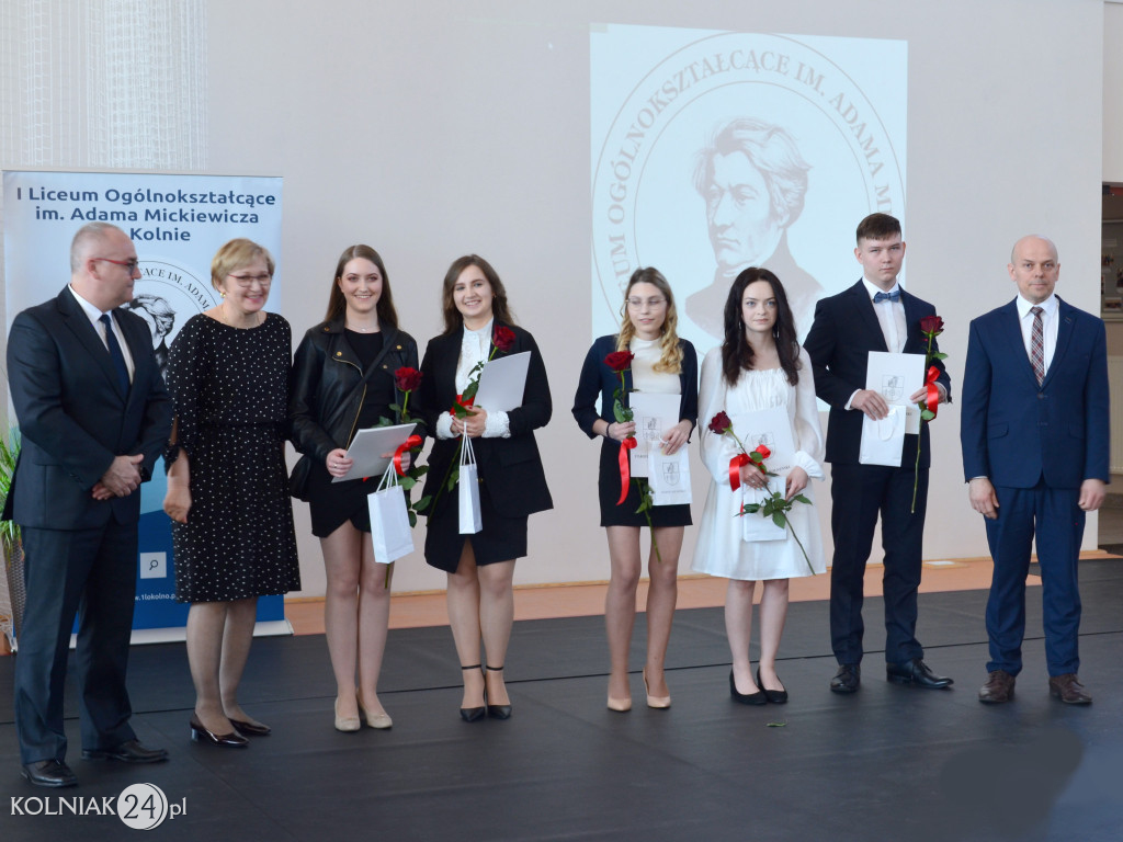Koniec roku w szkołach średnich