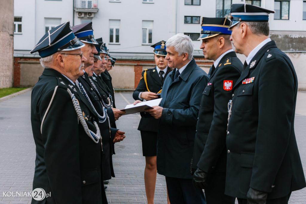 Wręczenie promes na zakup nowych samochodów