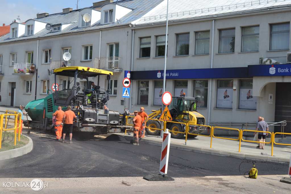 Asfalt na Placu Wolności