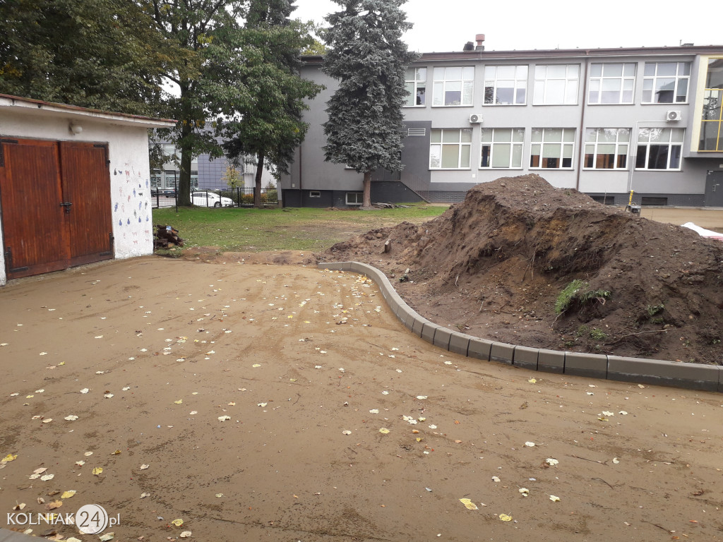 Remont placu za kolneńskim domem kultury
