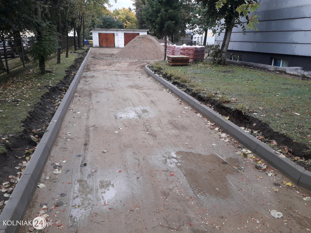 Remont placu za kolneńskim domem kultury