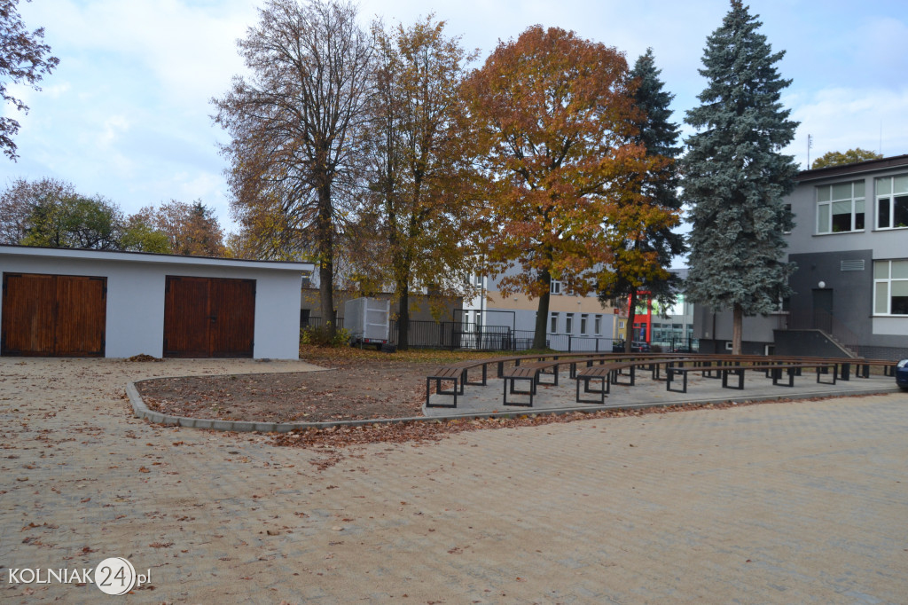 Koniec prac na placu za domem kultury