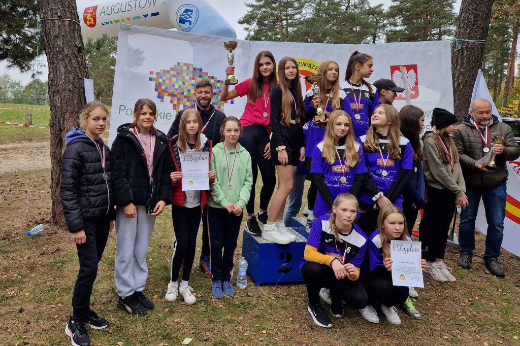 Dziewczęta  z Turośli wicemistrzyniami województwa