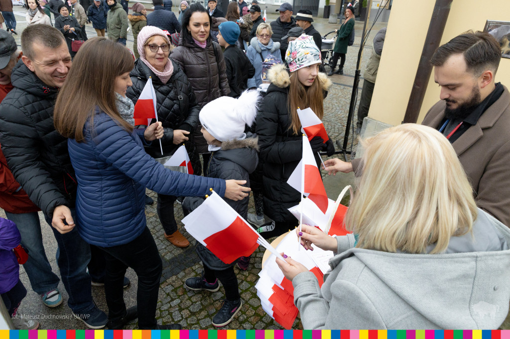 Przed pomnikiem Marszałka Józefa Piłsudskiego