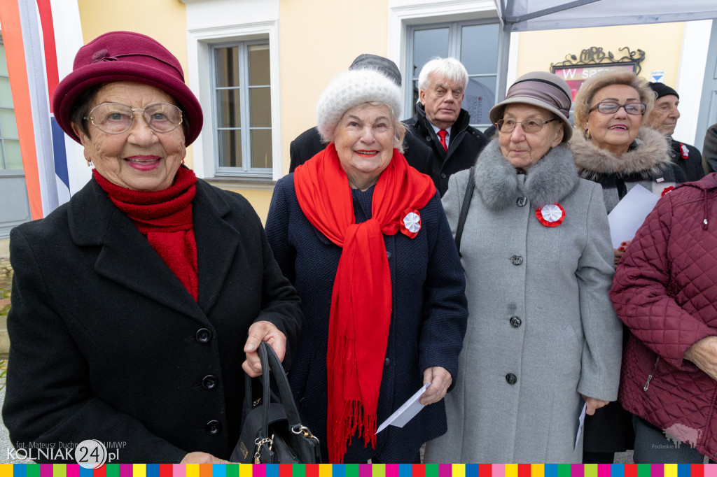 Przed pomnikiem Marszałka Józefa Piłsudskiego