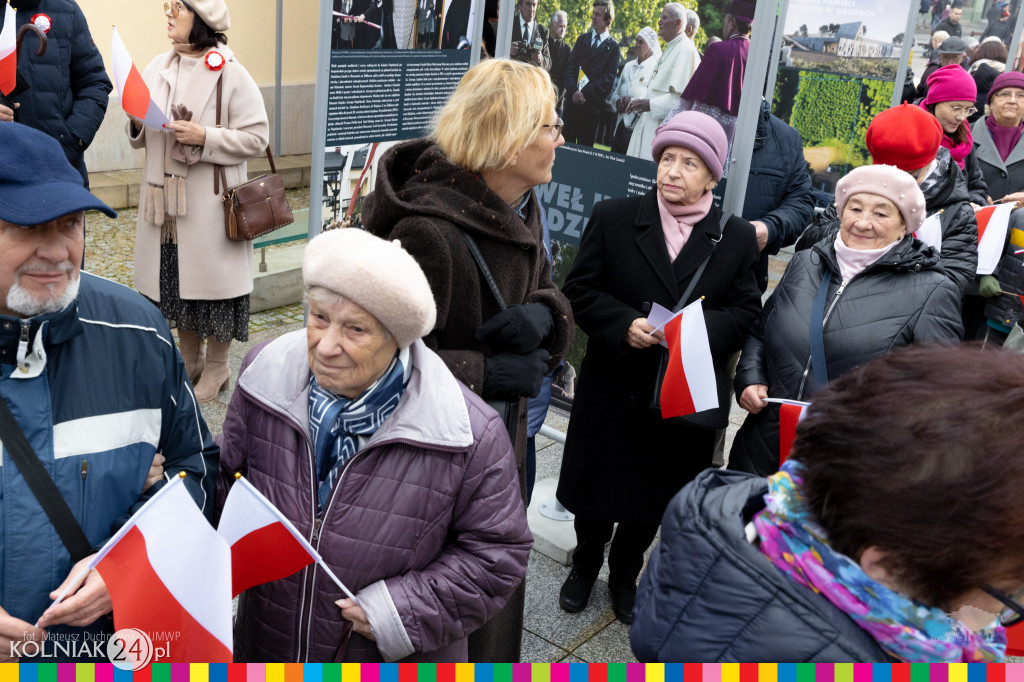 Przed pomnikiem Marszałka Józefa Piłsudskiego