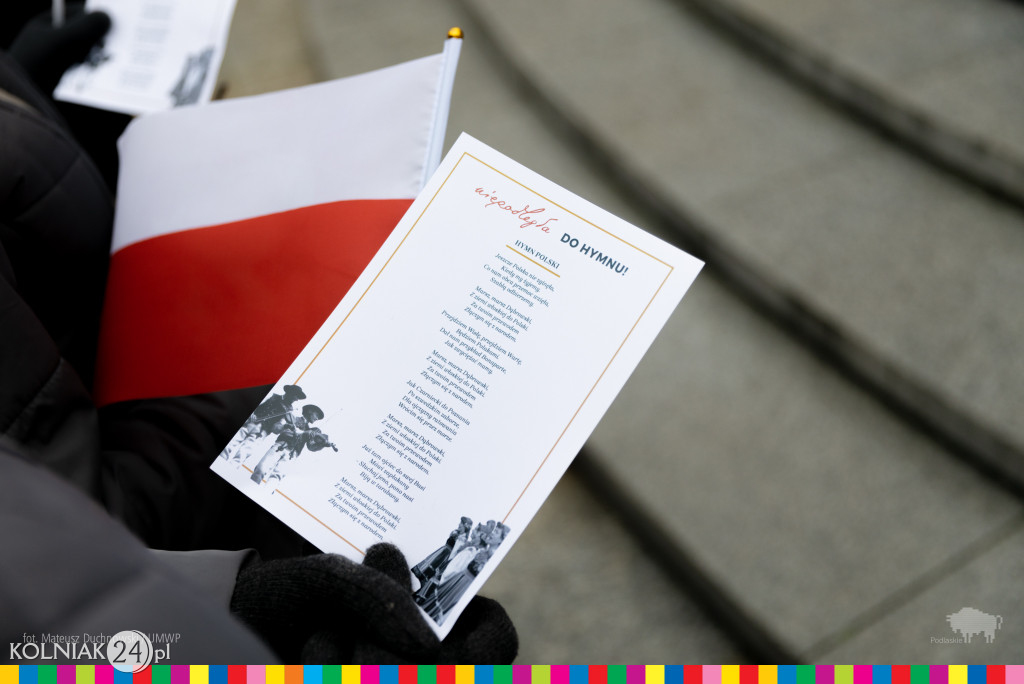 Przed pomnikiem Marszałka Józefa Piłsudskiego
