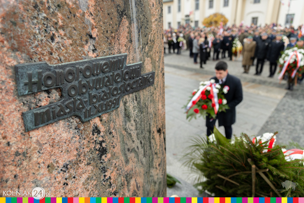 Przed pomnikiem Marszałka Józefa Piłsudskiego