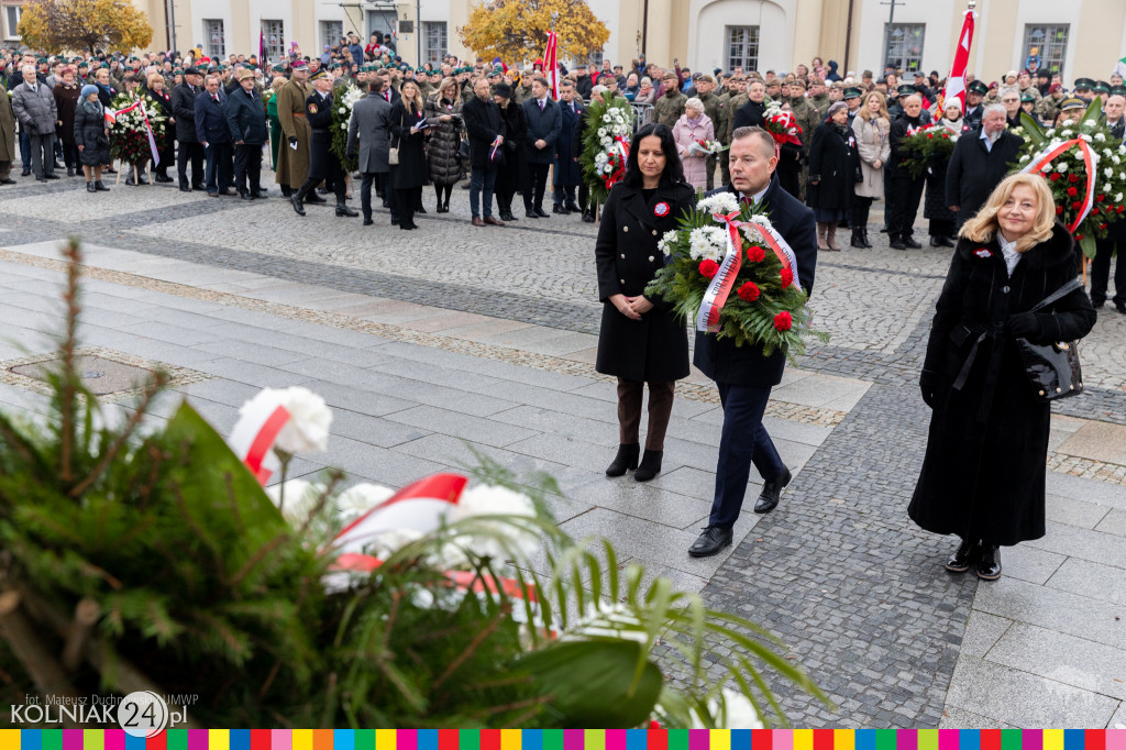 Przed pomnikiem Marszałka Józefa Piłsudskiego