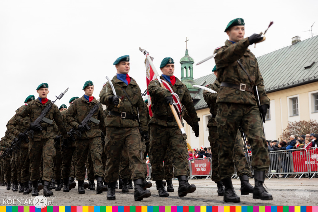Przed pomnikiem Marszałka Józefa Piłsudskiego