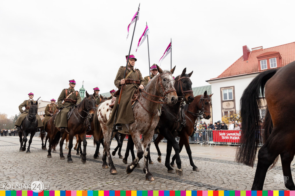 Przed pomnikiem Marszałka Józefa Piłsudskiego