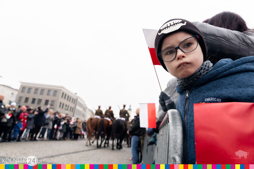 Przed pomnikiem Marszałka Józefa Piłsudskiego